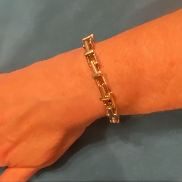 Women’s Tiffany & Co. 0.925 Sterling Silver “T” Chain Bracelet - Picture 3 of 4